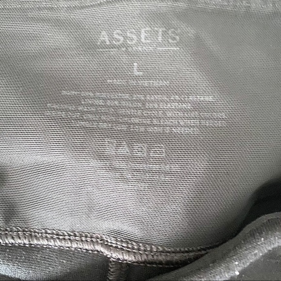 ASSETS by SPANX black ponte legging - Picture 7 of 11